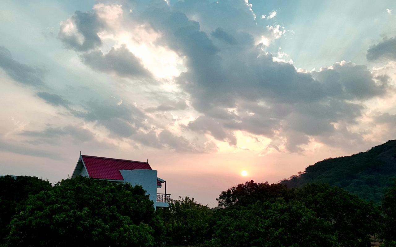 Nostravila Lonavala Ngoại thất bức ảnh